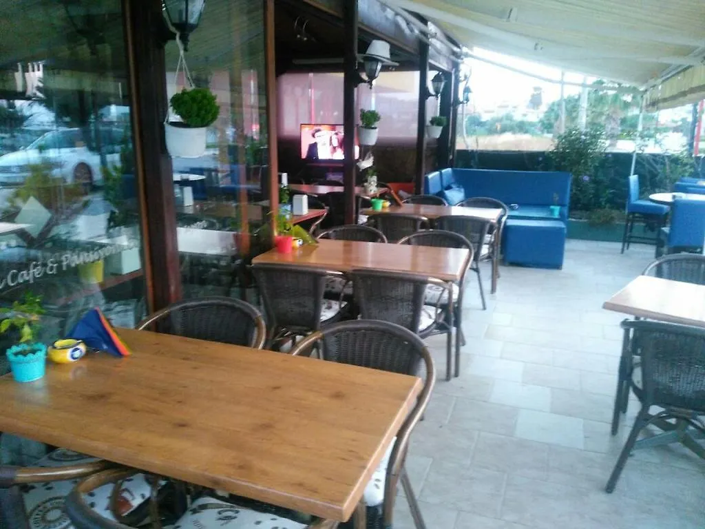 民宿 Marina Pansiyon&Cafe Çeşme